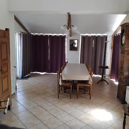 Semesterbostad Maison De Caractere Saint-Vert